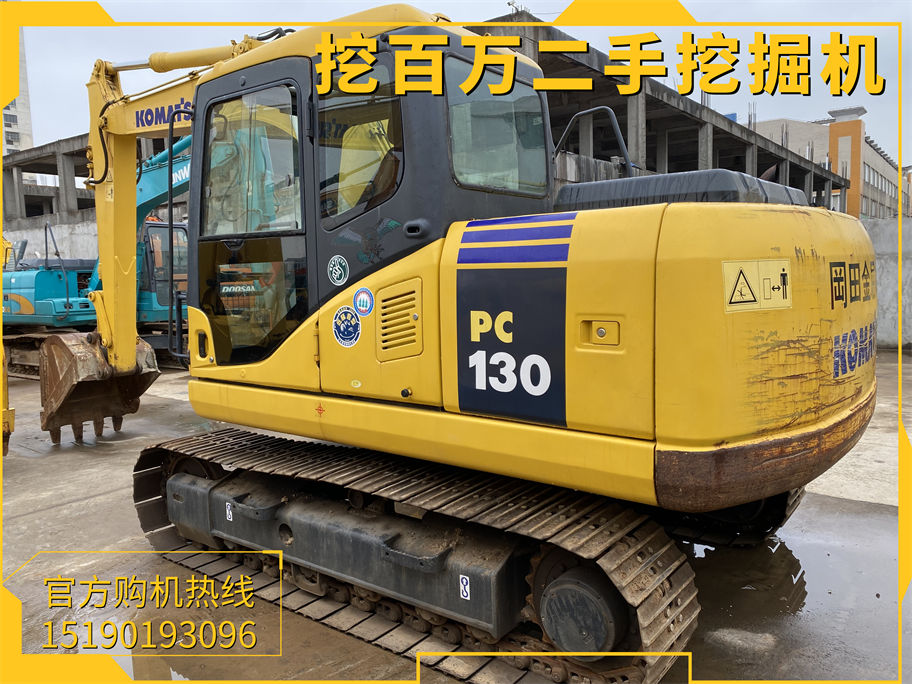 Komatsu pc110 used excavator小松110二手挖掘機工地原版一手土方車，車況漂亮動力強，沒有任何漏油現象，沒有打過錘，一直干的土方活，保養非常到位，全車原裝配置，三大件干凈漂亮，性能沒得挑，試后你就知道，隨時歡迎試車，包運。