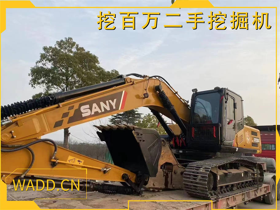 二手三一215挖掘機帶錘成功發貨至重慶石柱