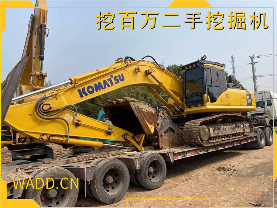 高效作業利器！二手小松360挖掘機帶破碎錘成功裝車發貨貴州！