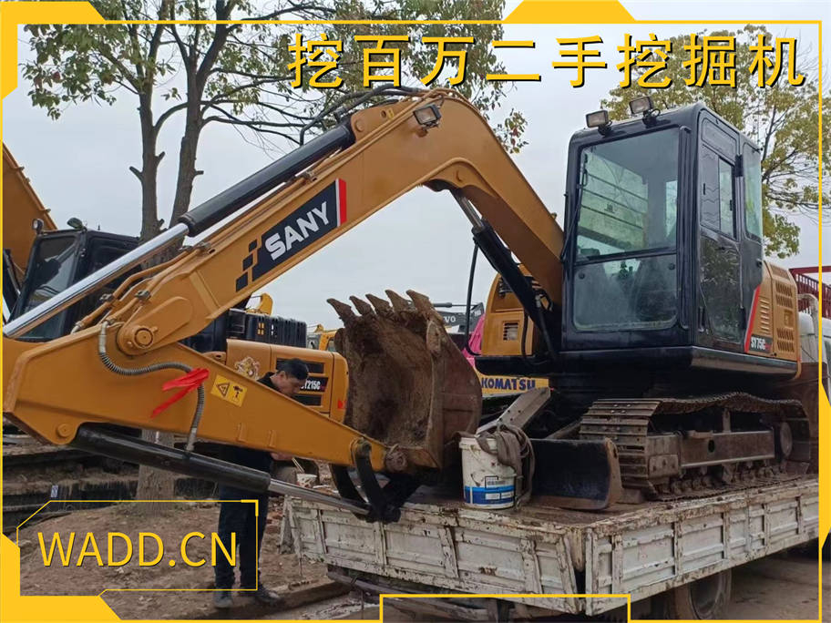 二手三一75挖掘機(jī)發(fā)貨新疆工地