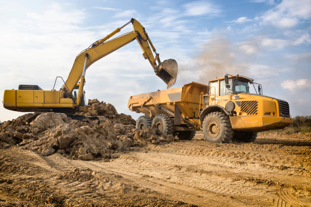 二手挖掘機(jī)在礦山開采中的應(yīng)用和優(yōu)勢(shì) Applications and Advantages of Second-Hand Excavators in Mining Operations
