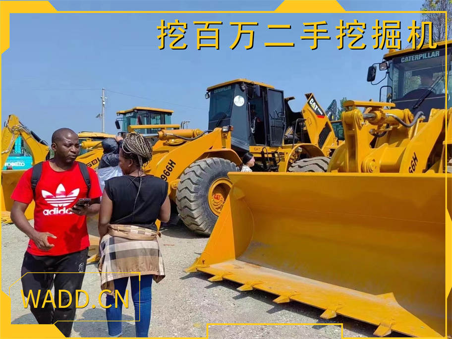 尼日利亞客戶現場挑選二手挖掘機的成功案例 Title: Success Story: Nigerian Clients On-Site Selection of Used Excavators
