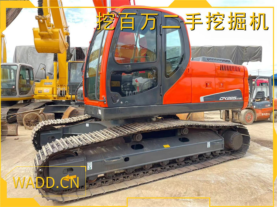 了解斗山DX225LC二手挖掘機如何助力高效施工，同時降低運營成本。訪問m.cc-mt.com.cn了解更多。Discover how the Doosan DX225LC used excavator can enhance construction efficiency while reducing operating costs. Visit m.cc-mt.com.cn for more details.
